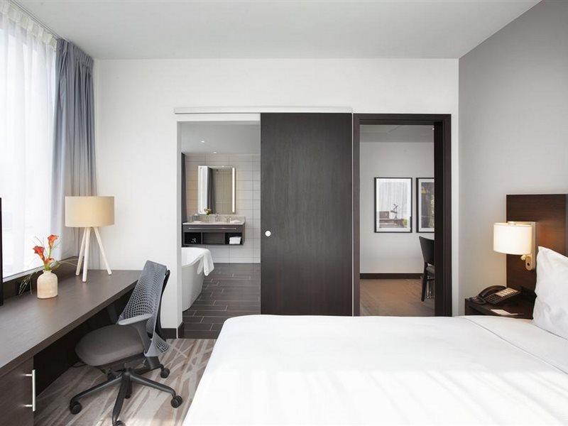 Hilton Garden Inn Zurich Limmattal Spreitenbach Bagian luar foto