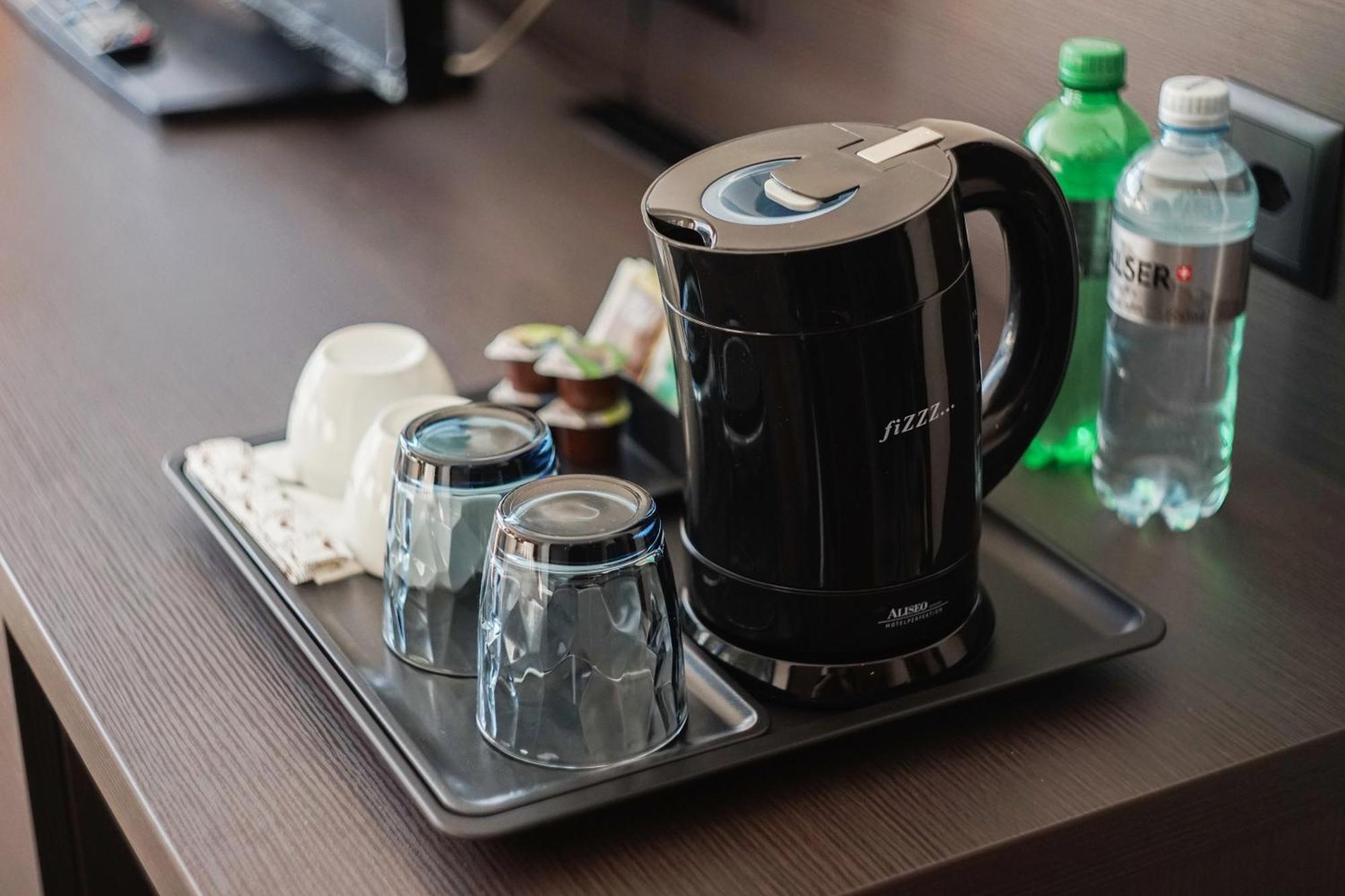 Hilton Garden Inn Zurich Limmattal Spreitenbach Bagian luar foto
